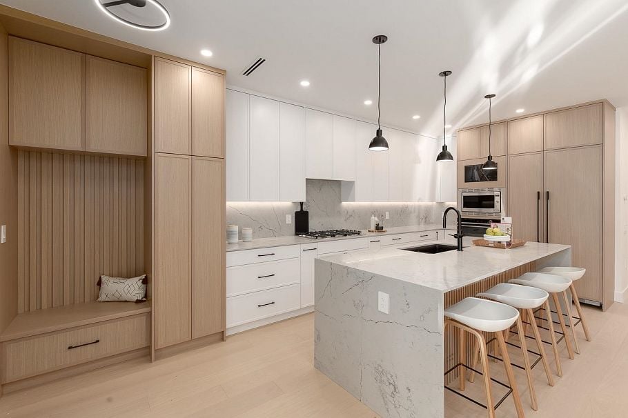 1 475 W 20th Avenue Vancouver, BC - 5