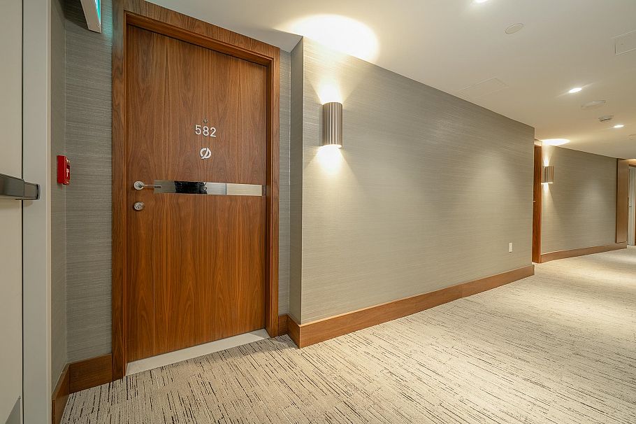 582 8608 Hazelbridge Way Richmond, BC - 4