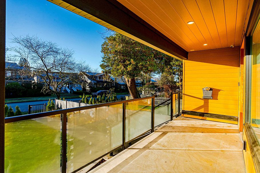 3321 W 37th Avenue Vancouver, BC - 26