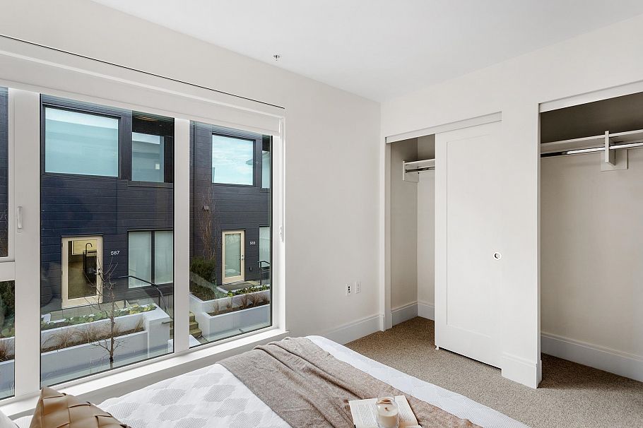 577 W 26th Avenue Vancouver, BC - 16