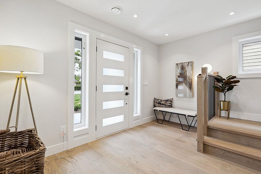 1330 W 15th Street North Vancouver, BC - 13