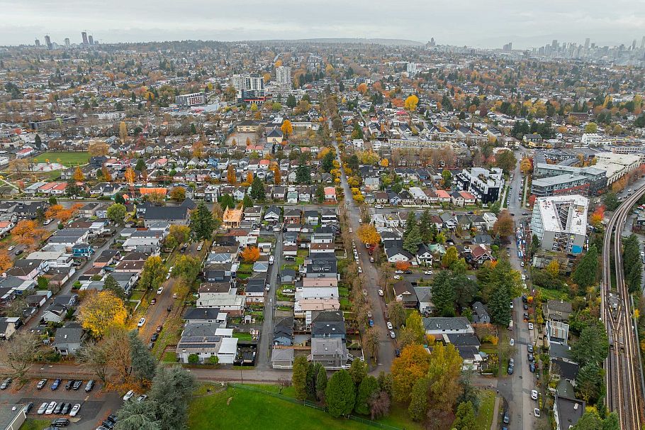 2044 E 22nd Avenue Vancouver, BC - 16