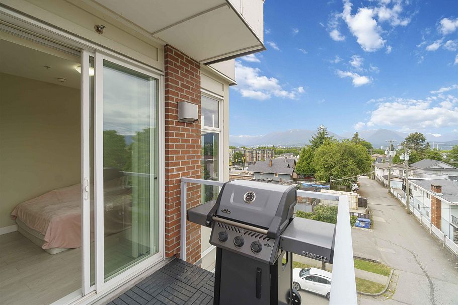 PH8 1838 Renfrew Street Vancouver, BC - 23