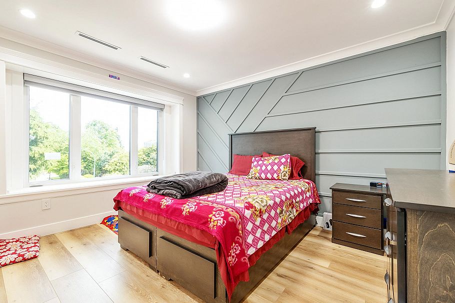 8007 Bradley Avenue Burnaby, BC - 31