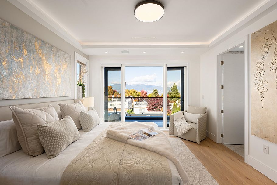 3711 W 24th Avenue Vancouver, BC - 20