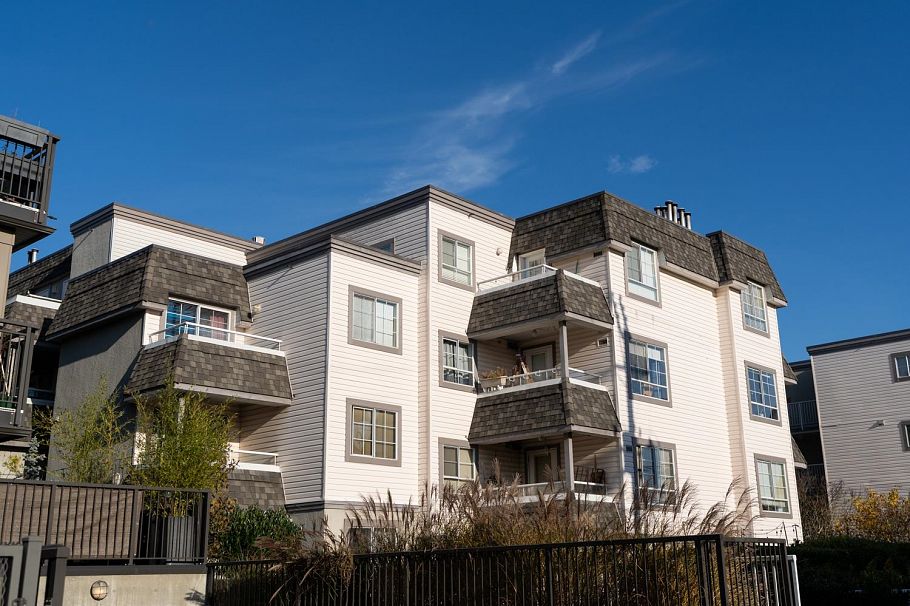 305 1950 E 11 Avenue Vancouver, BC - 32