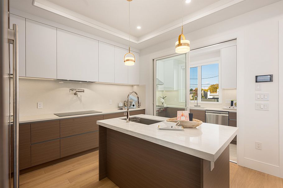 3711 W 24th Avenue Vancouver, BC - 15