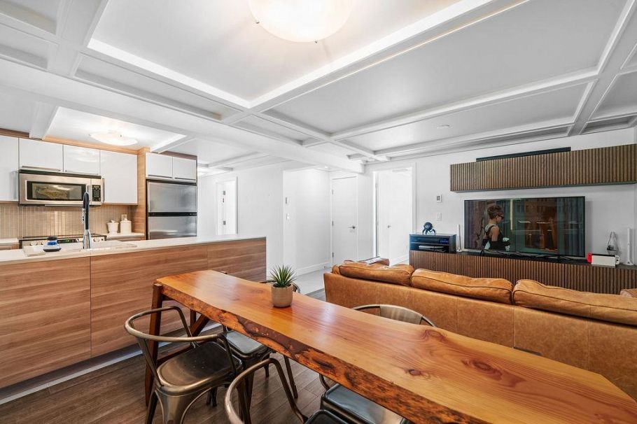 814 Plymouth Drive North Vancouver, BC - 28