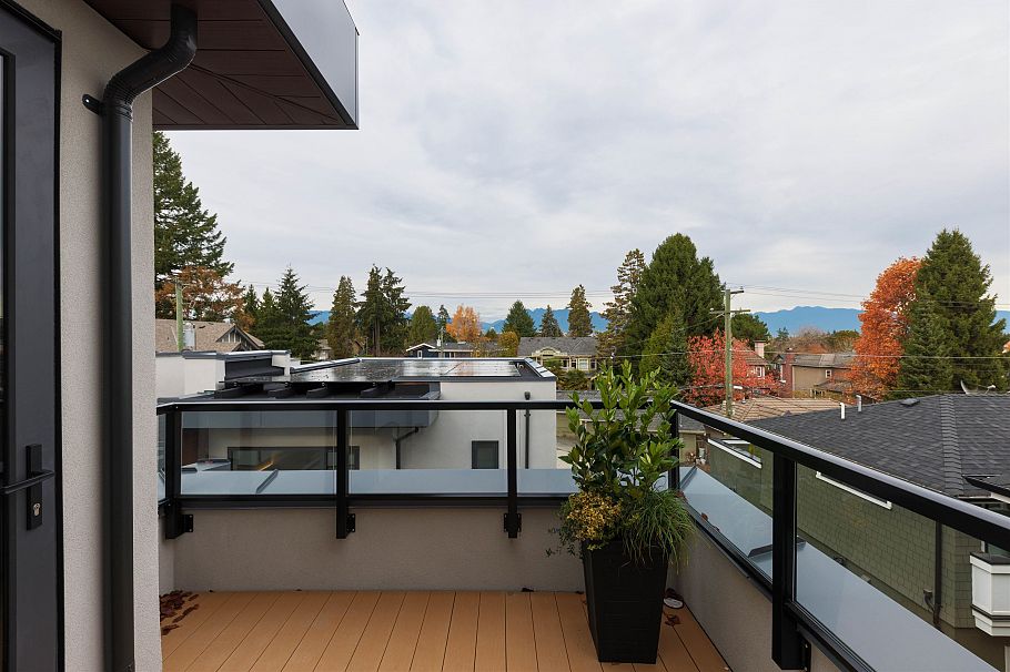 1 1177 W 33rd Avenue Vancouver, BC - 32