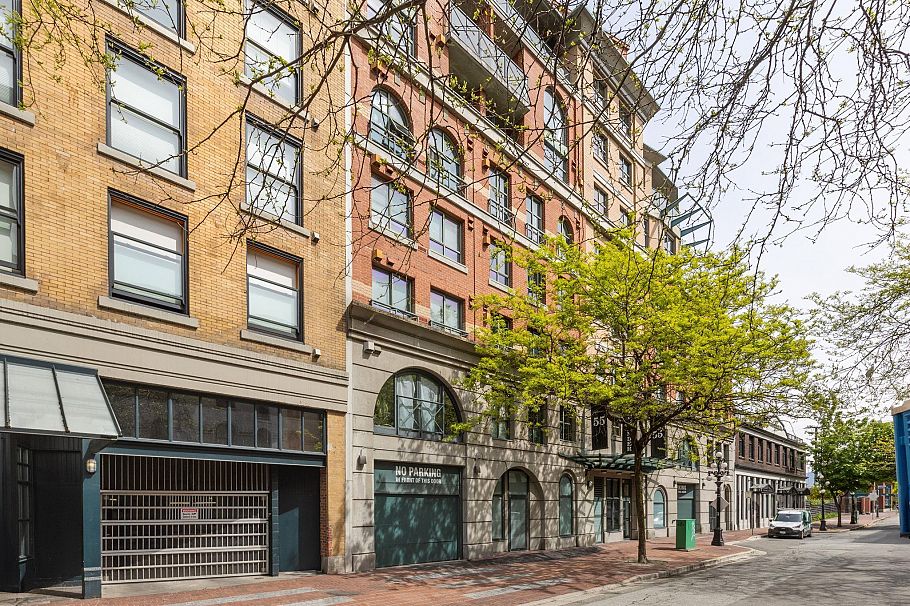 301 55 Alexander Street Vancouver, BC - 3