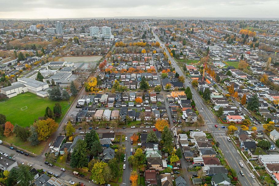 2044 E 22nd Avenue Vancouver, BC - 9