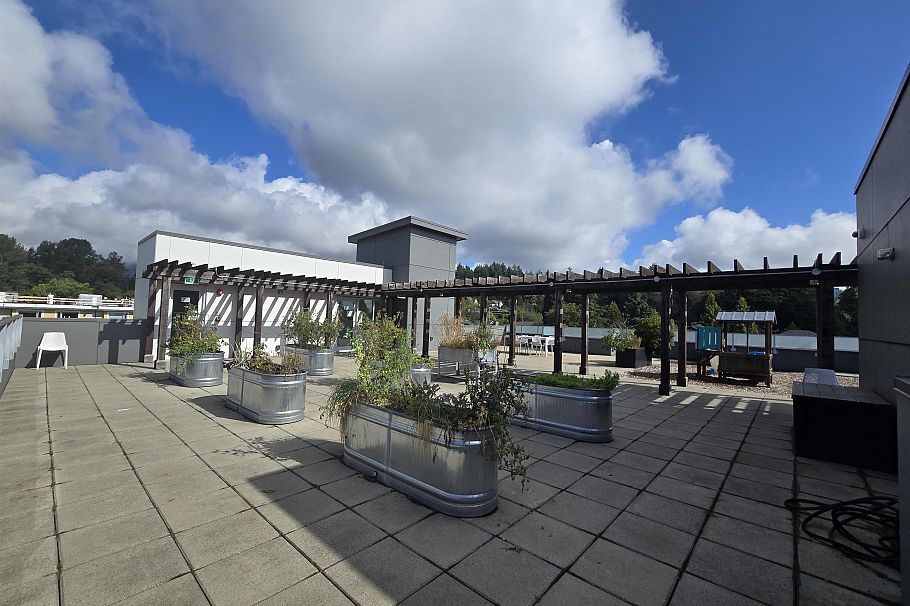 308 711 W 14th Street North Vancouver, BC - 26