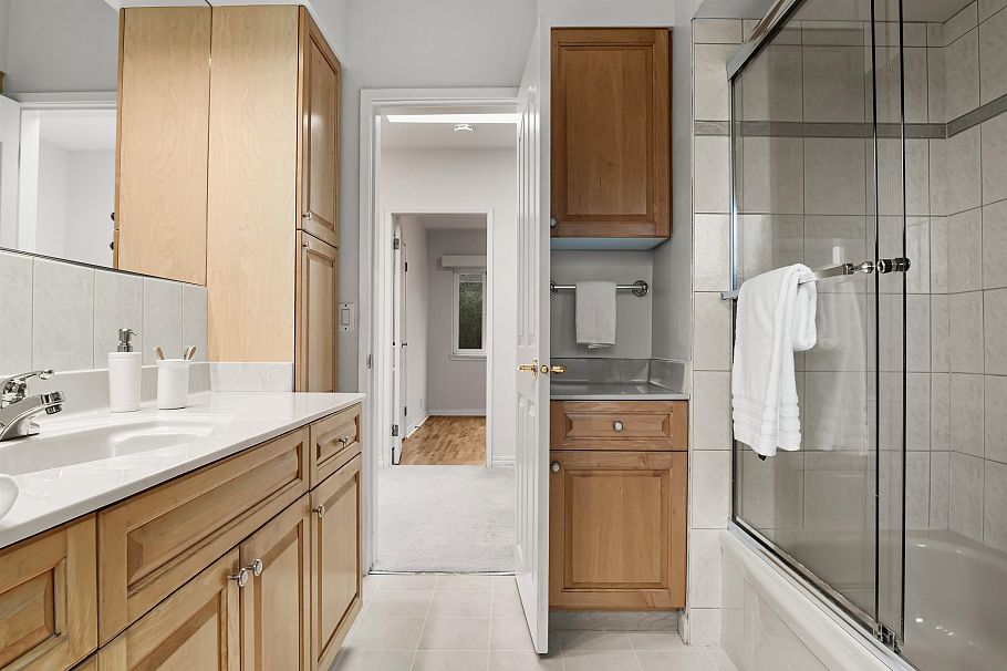 651 Kerry Place North Vancouver, BC - 20