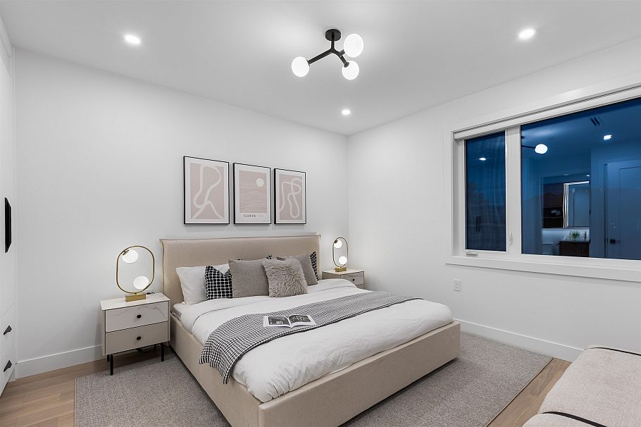 2 2435 Napier Street Vancouver, BC - 11