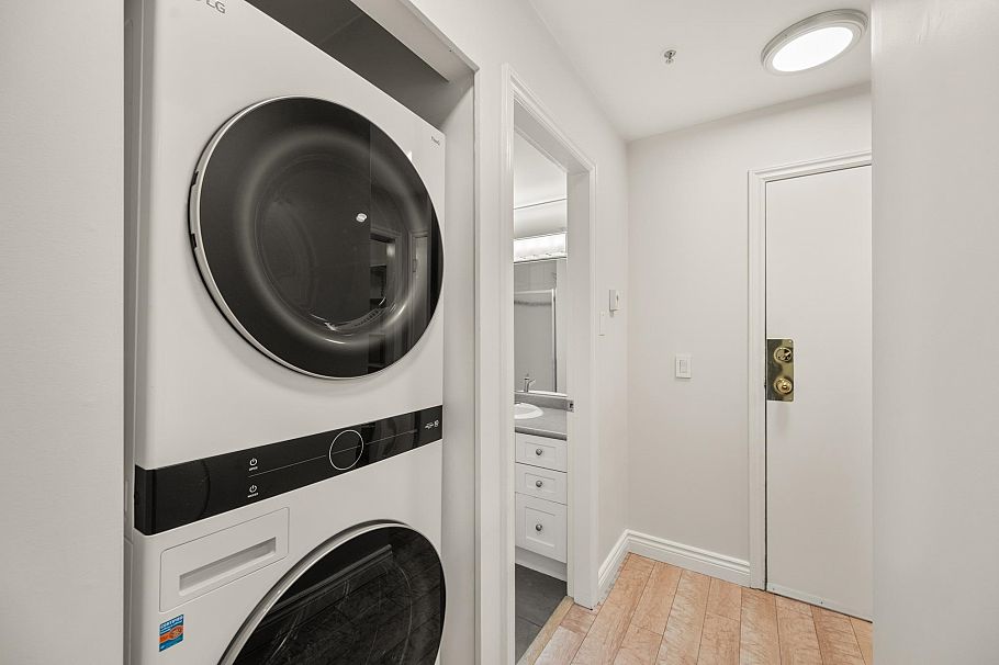 206 688 E 16th Avenue Vancouver, BC - 25