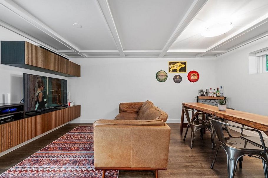 814 Plymouth Drive North Vancouver, BC - 29