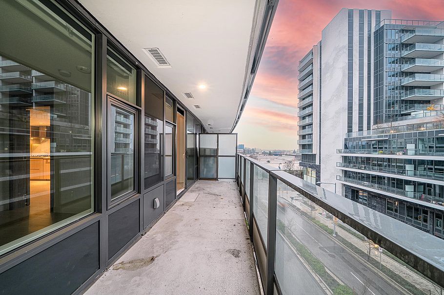 582 8608 Hazelbridge Way Richmond, BC - 23