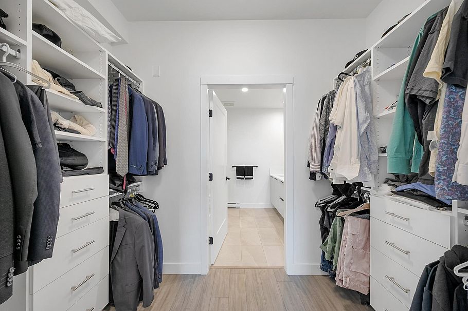 404 2408 Grant Street Vancouver, BC - 22