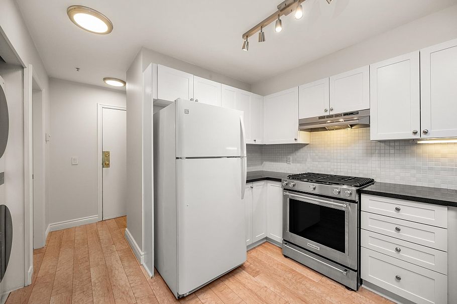 206 688 E 16th Avenue Vancouver, BC - 15