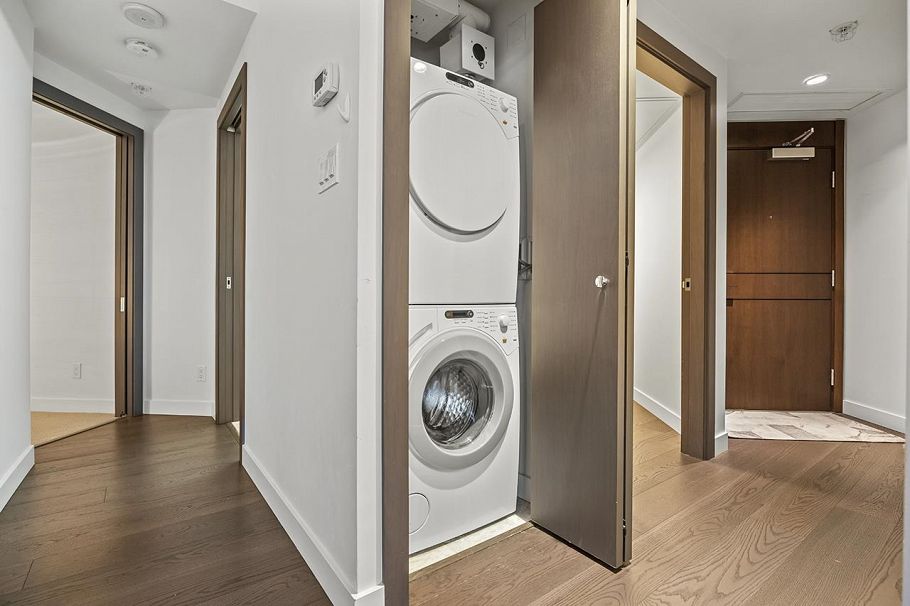 758 38 Smithe Street Vancouver, BC - 17