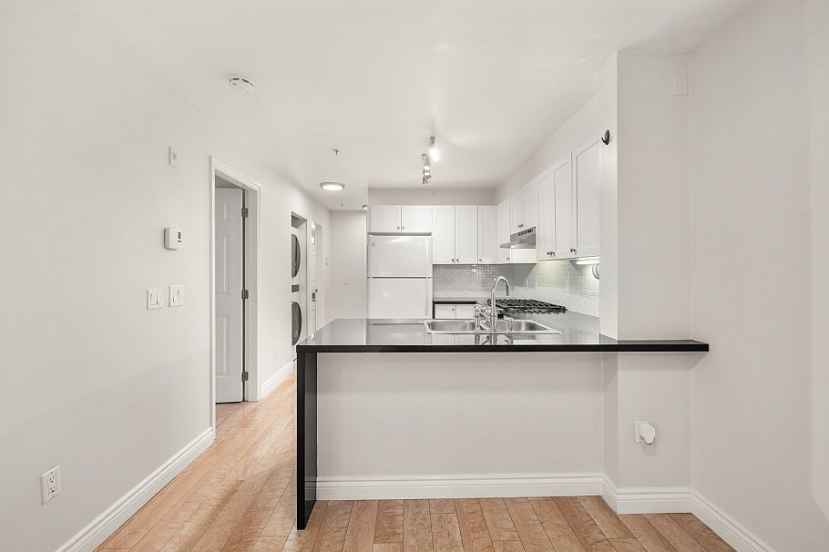 206 688 E 16th Avenue Vancouver, BC - 11