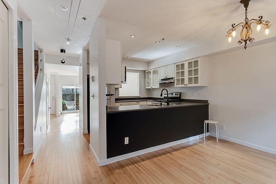 28 2723 E Kent Avenue North Vancouver, BC - 18