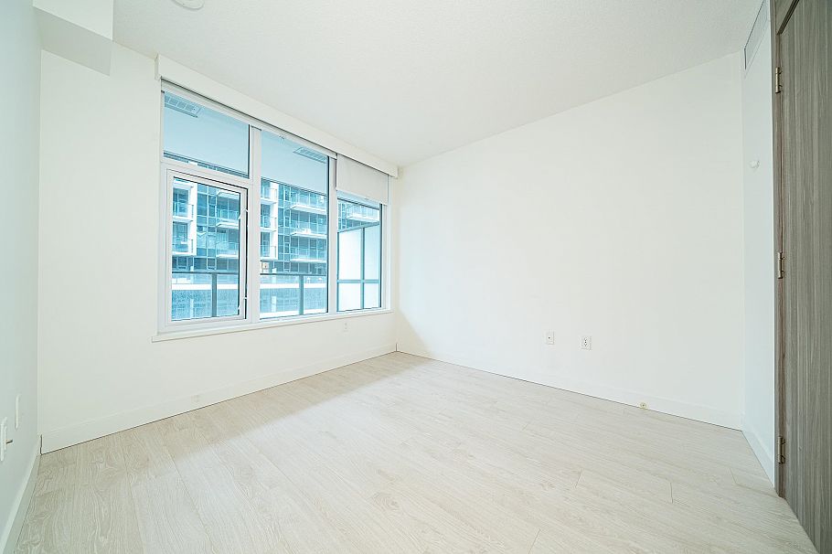 582 8608 Hazelbridge Way Richmond, BC - 18