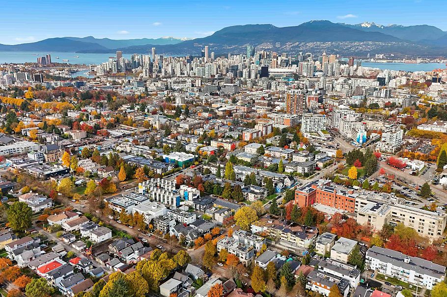 215 3150 Prince Edward Street Vancouver, BC - 1