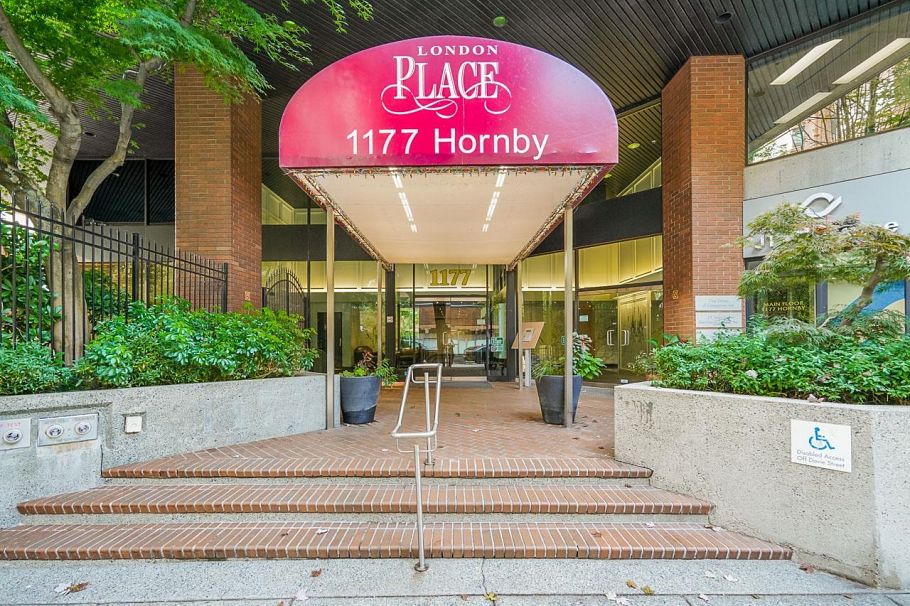 302 1177 Hornby Street Vancouver, BC - 25