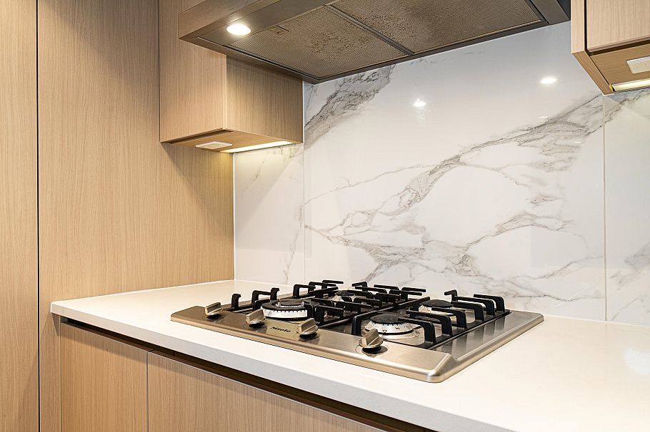 582 8608 Hazelbridge Way Richmond, BC - 14