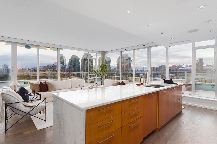 801 221 Union Street Vancouver, BC - 9