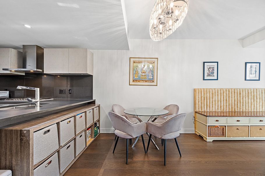 305 1571 W 57th Avenue Vancouver, BC - 9