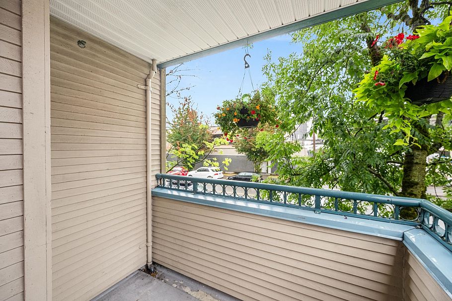 206 688 E 16th Avenue Vancouver, BC - 30