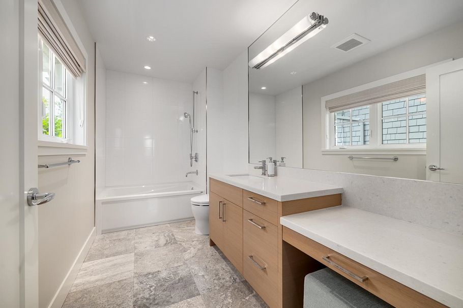 3336 W 38th Avenue Vancouver, BC - 21