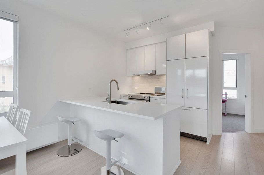 308 711 W 14th Street North Vancouver, BC - 8