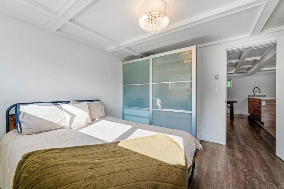 814 Plymouth Drive North Vancouver, BC - 30