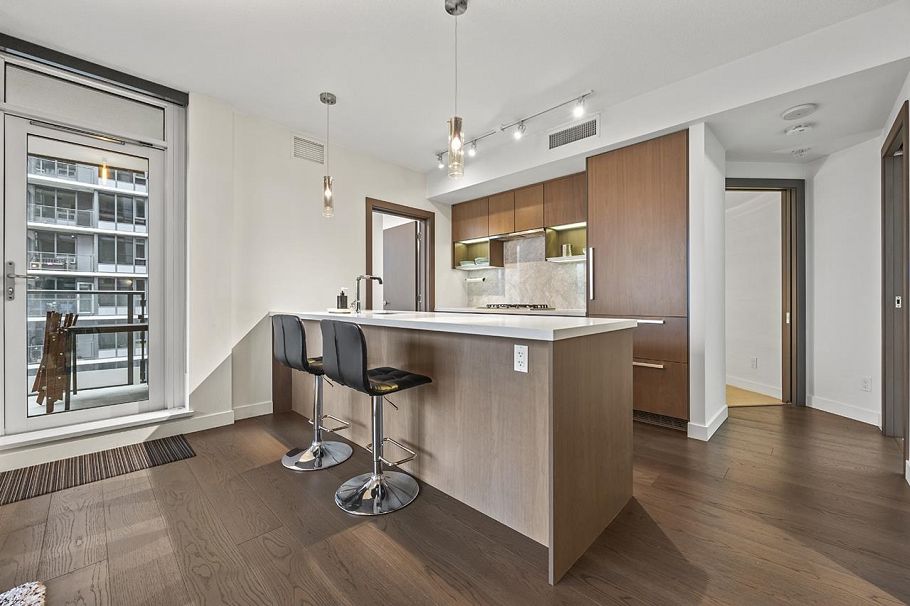 758 38 Smithe Street Vancouver, BC - 7