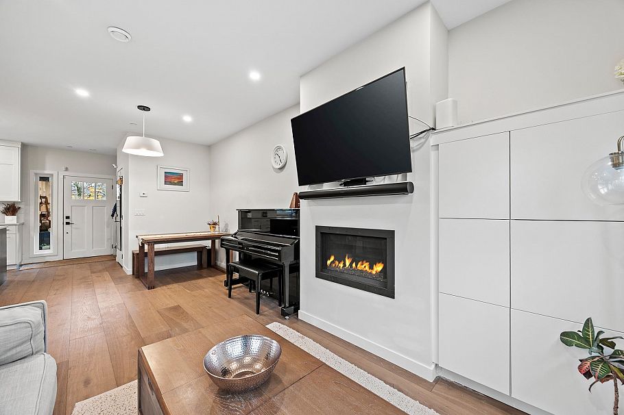 908 E 17th Avenue Vancouver, BC - 15