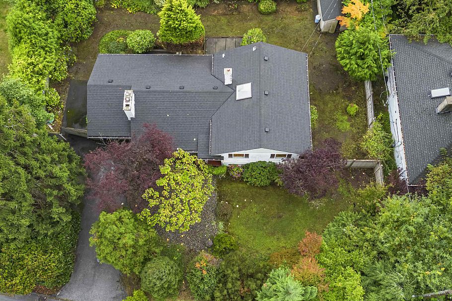 651 Kerry Place North Vancouver, BC - 25