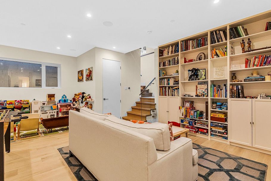 5141 Sarita Avenue North Vancouver, BC - 39