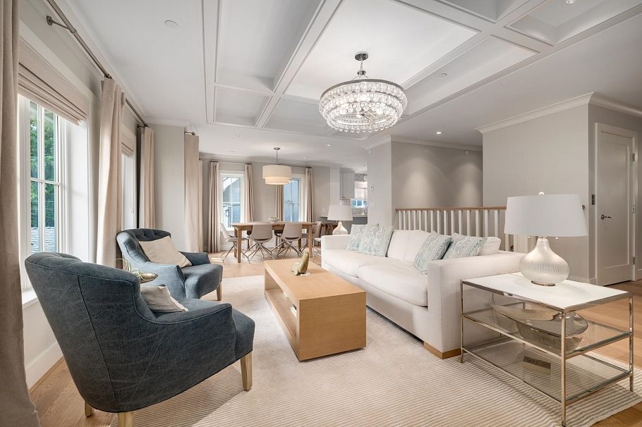 3336 W 38th Avenue Vancouver, BC - 4