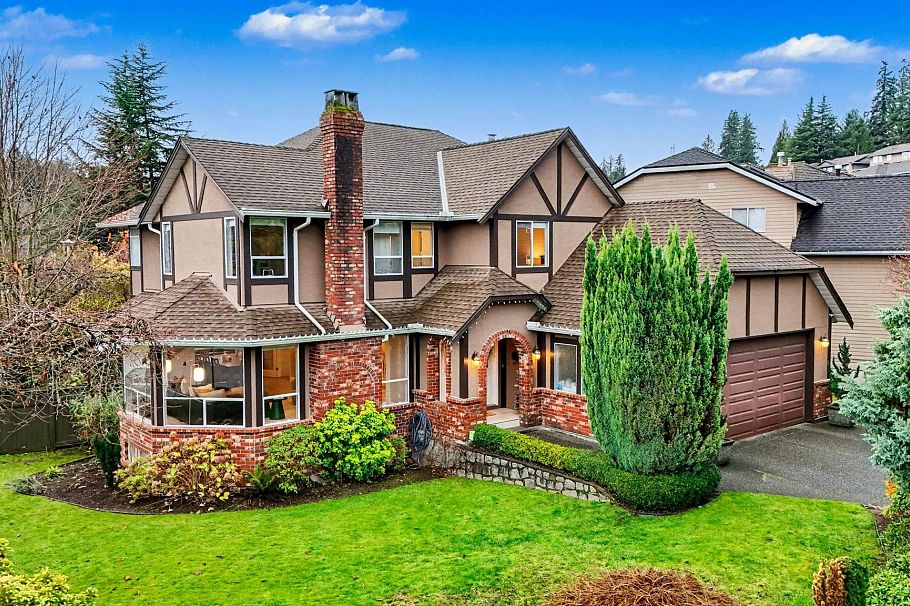 2890 Tempe Knoll Drive North Vancouver, BC - 35