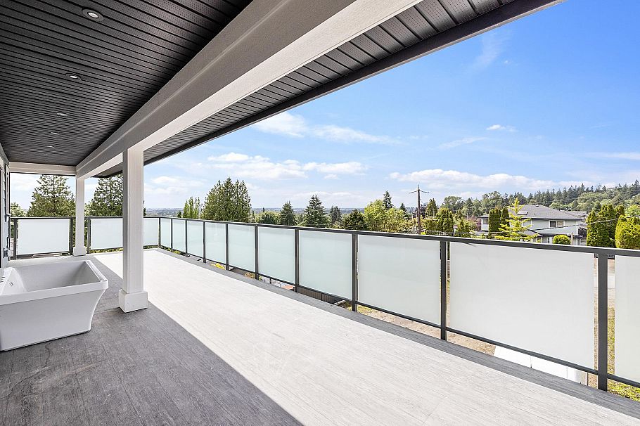 8007 Bradley Avenue Burnaby, BC - 26