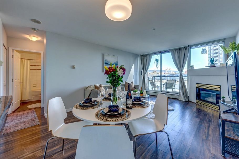 809 555 Abbott Street Vancouver, BC - 9