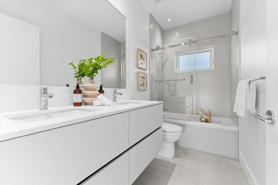 1 1315 W 64th Avenue Vancouver, BC - 14