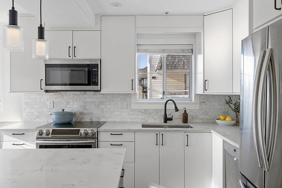 305 1950 E 11 Avenue Vancouver, BC - 16