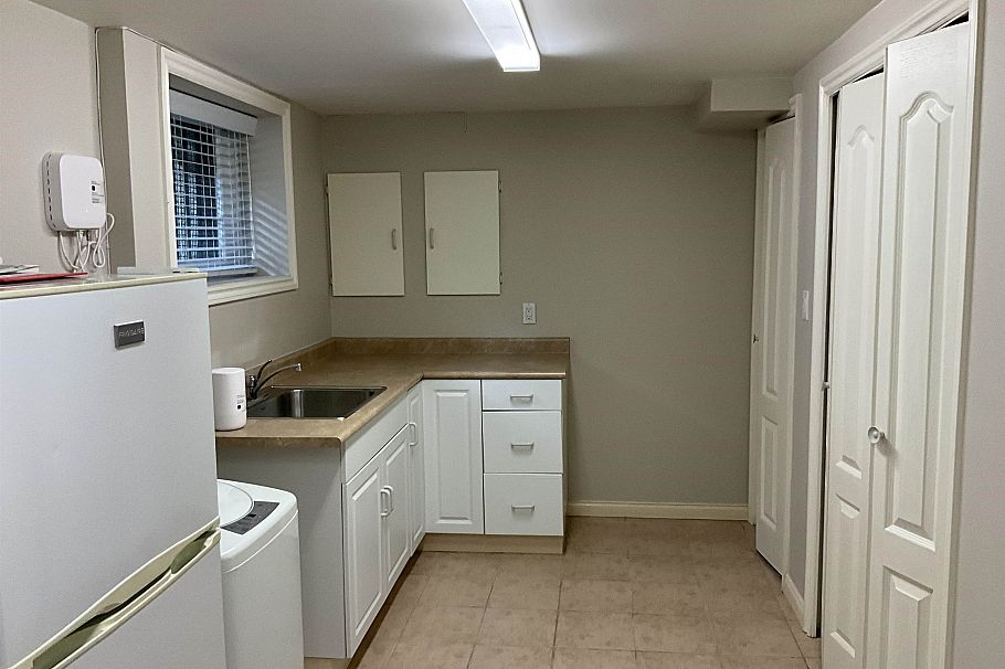 1667 W 40th Avenue Vancouver, BC - 8