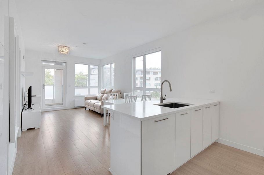 308 711 W 14th Street North Vancouver, BC - 1