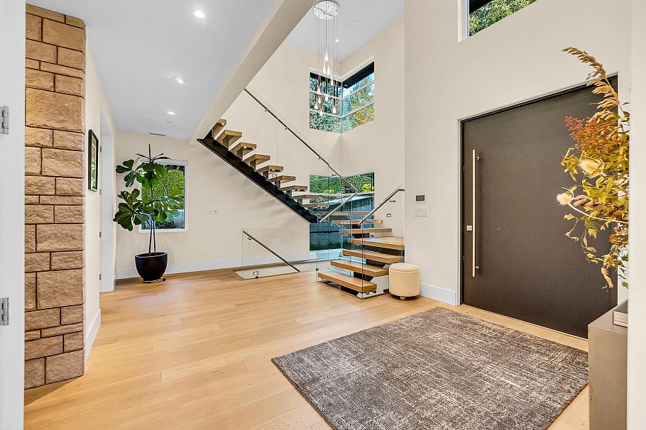 5141 Sarita Avenue North Vancouver, BC - 2