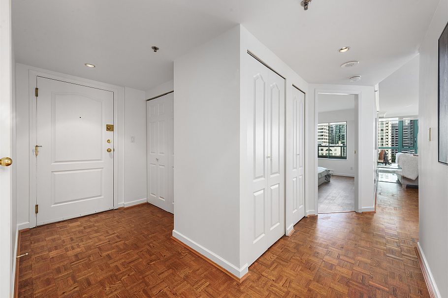 805 1132 Haro Street Vancouver, BC - 27